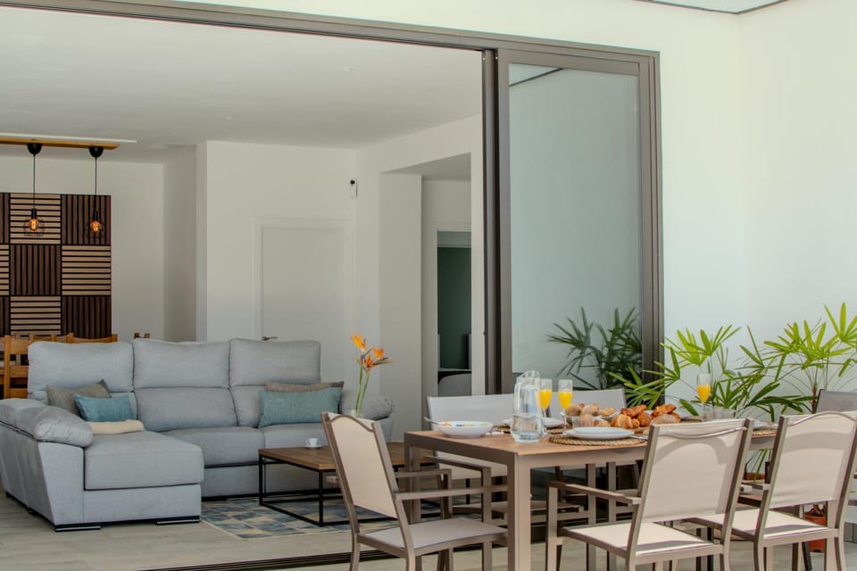 Day, View (from property/room), Balcony/Terrace, Living room, Seating area, Dining area