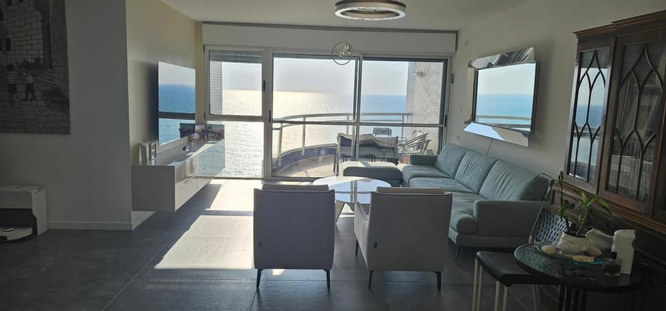 maison de rêve ,très bien place en face de la mer Apartment in Netanya