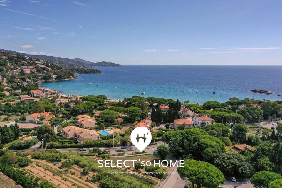 Nearby landmark, Day, Natural landscape, Bird's eye view, Beach, City view, Mountain view, Sea view