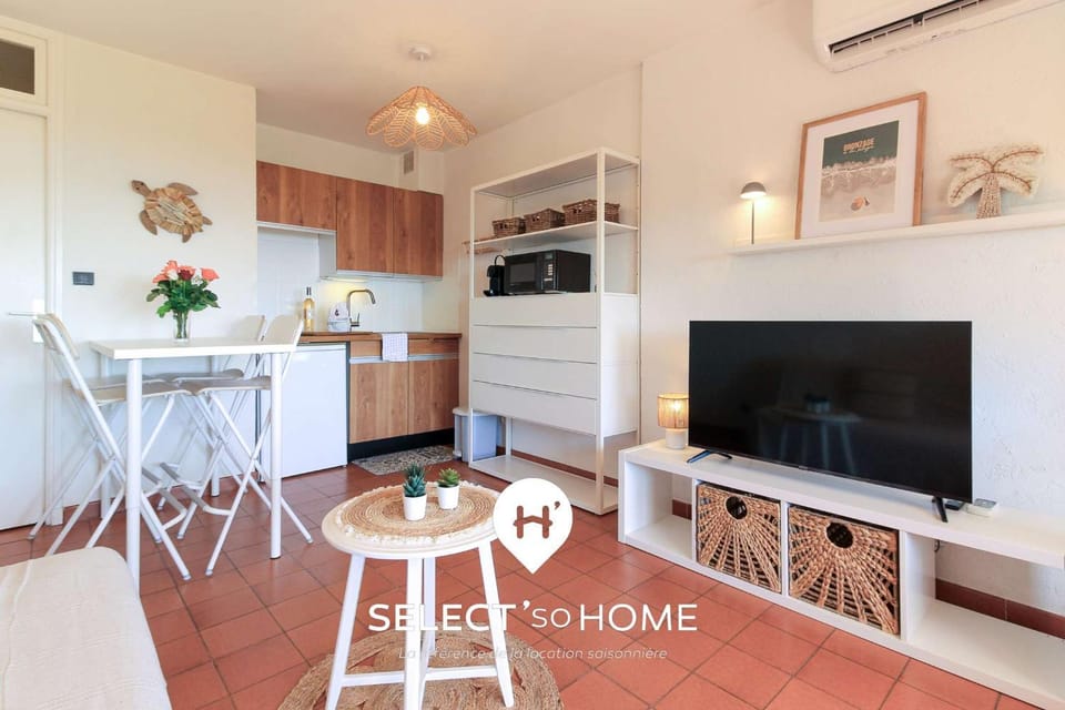 TV and multimedia, Kitchen or kitchenette, Seating area, Dining area, pet friendly, stove