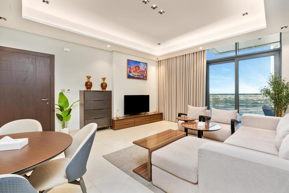 Communal lounge/ TV room, TV and multimedia, Living room, Seating area, Evening entertainment