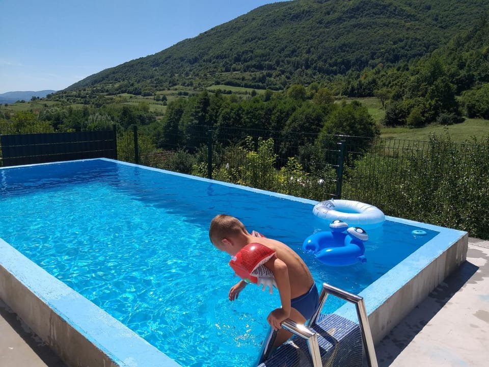 Swimming pool, children