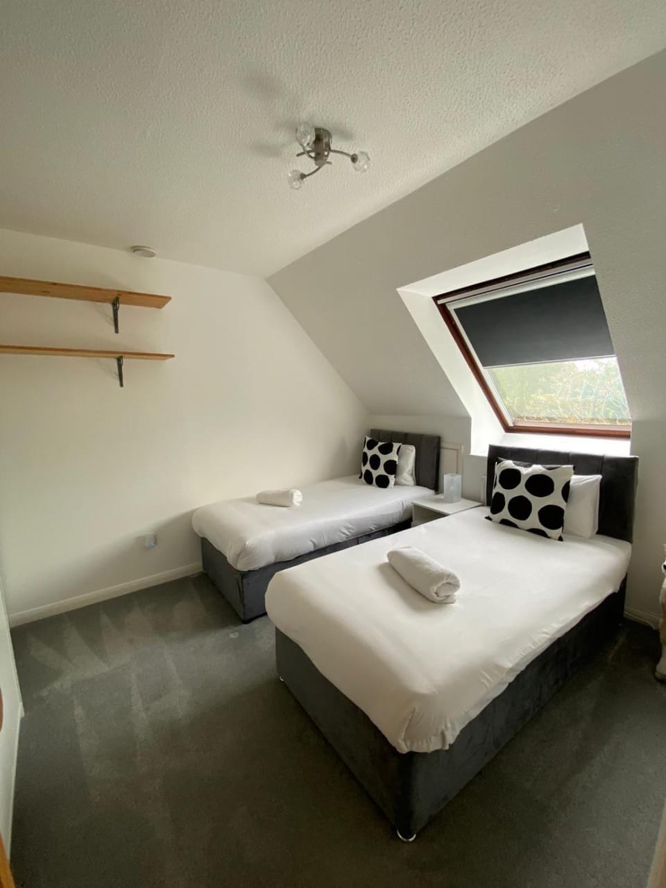 3BR House Self Check In Parking By PlushPad House in Aylesbury Vale