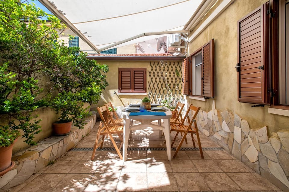 Inner courtyard view