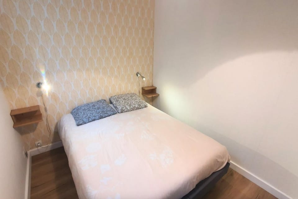 Charming apartment just steps from the beach Apartment in St-Malo