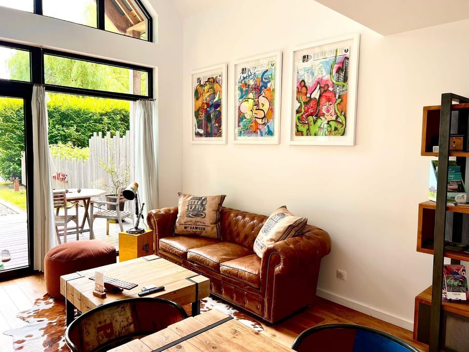 Loft arty à 800 mètres de la plage avec jacuzzi Villa in Normandy
