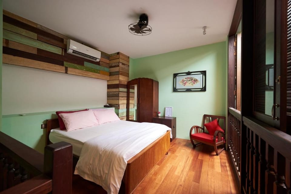 Bed, air conditioner