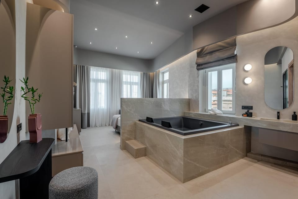 Bathroom, Kitchen or kitchenette
