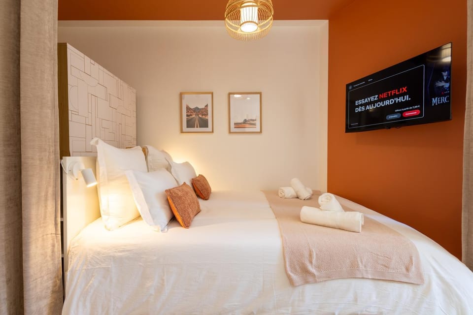 Bed, TV and multimedia