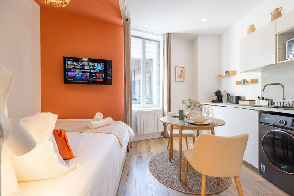 Bed, TV and multimedia