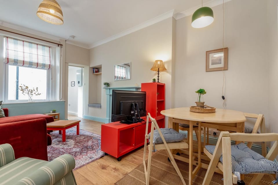 Communal lounge/ TV room, Living room