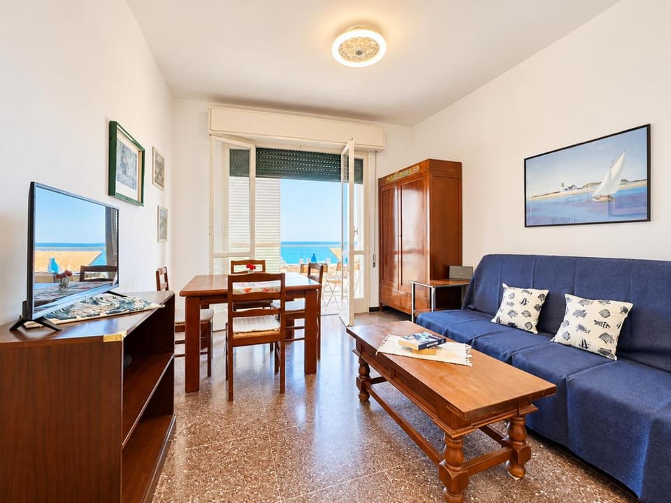 Hostdomus - Sea View Suite Apartment in Finale Ligure