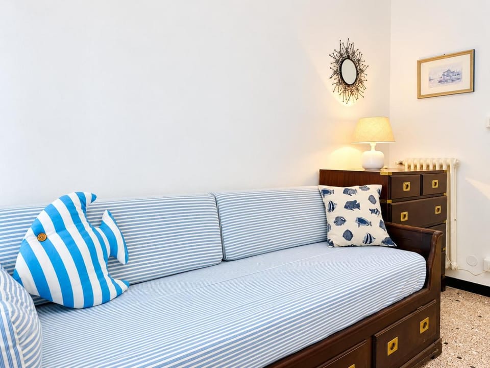 Hostdomus - Sea View Suite Apartment in Finale Ligure