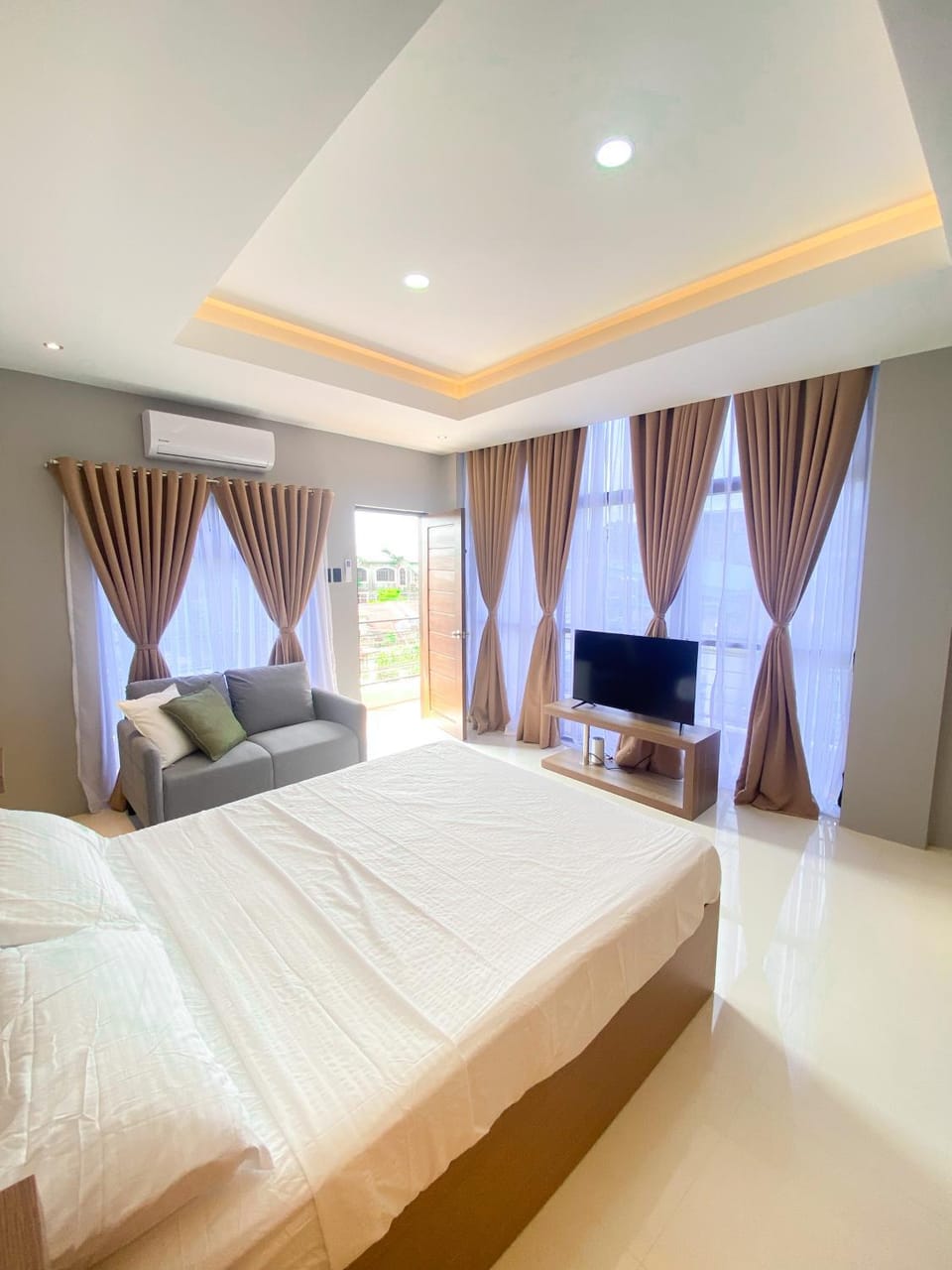 Barsons Transient Unit Bed and Breakfast in Calabarzon