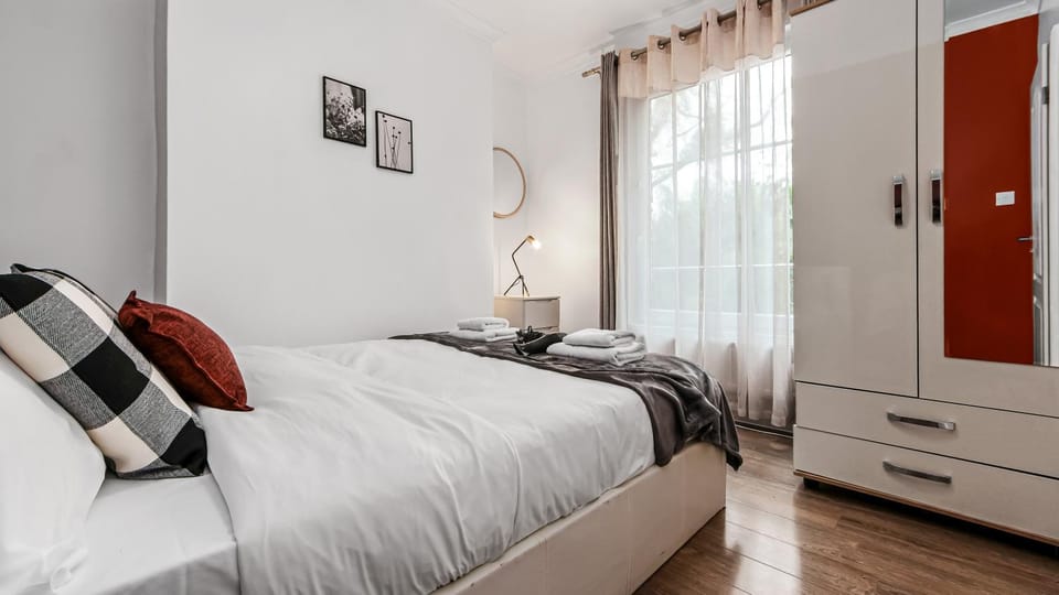 Lovely Flat by Emirates - 5 mins to Kings Cross St Pancras Apartment in London Borough of Islington