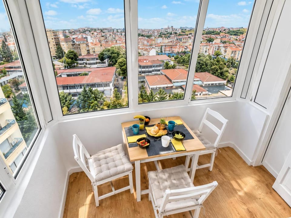 Balcony/Terrace, Photo of the whole room, Seating area, Dining area, City view