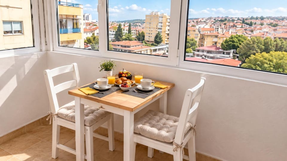 Patio, Balcony/Terrace, Food and drinks, Photo of the whole room, Seating area, Dining area, City view