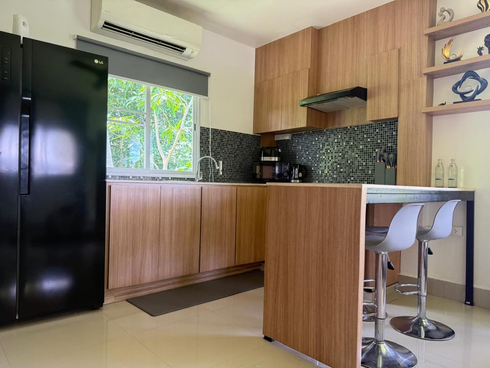 Kitchen or kitchenette, Dining area, stove, air conditioner