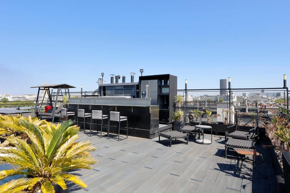 TBS 602 - Superb Penthouse Eiffel with View Apartment in Paris