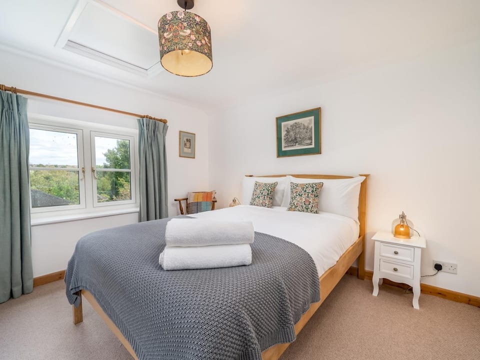 Bed, Other, Bedroom, towels