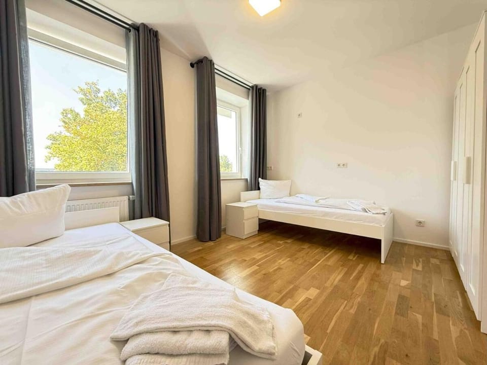 AM1237 moderne Monteurwohnung mit Balkon Apartment in Bavaria