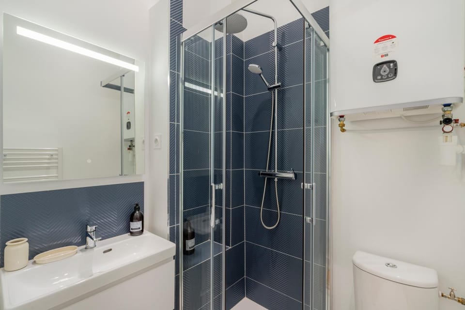 Shower, Bathroom