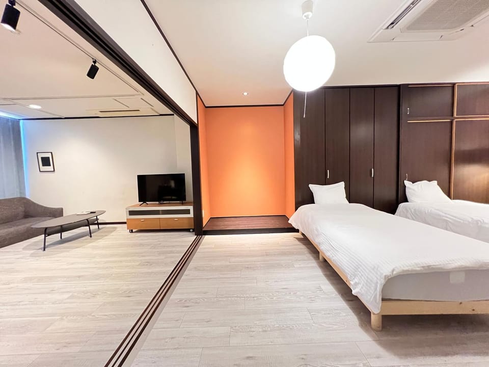 Bed, TV and multimedia, Living room, Photo of the whole room, Bedroom
