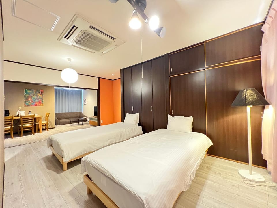 Bed, Photo of the whole room, Bedroom, air conditioner