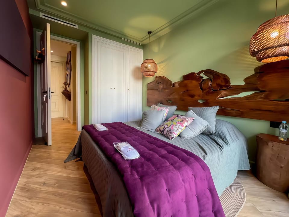 Bed, Photo of the whole room, Bedroom, towels, wardrobe