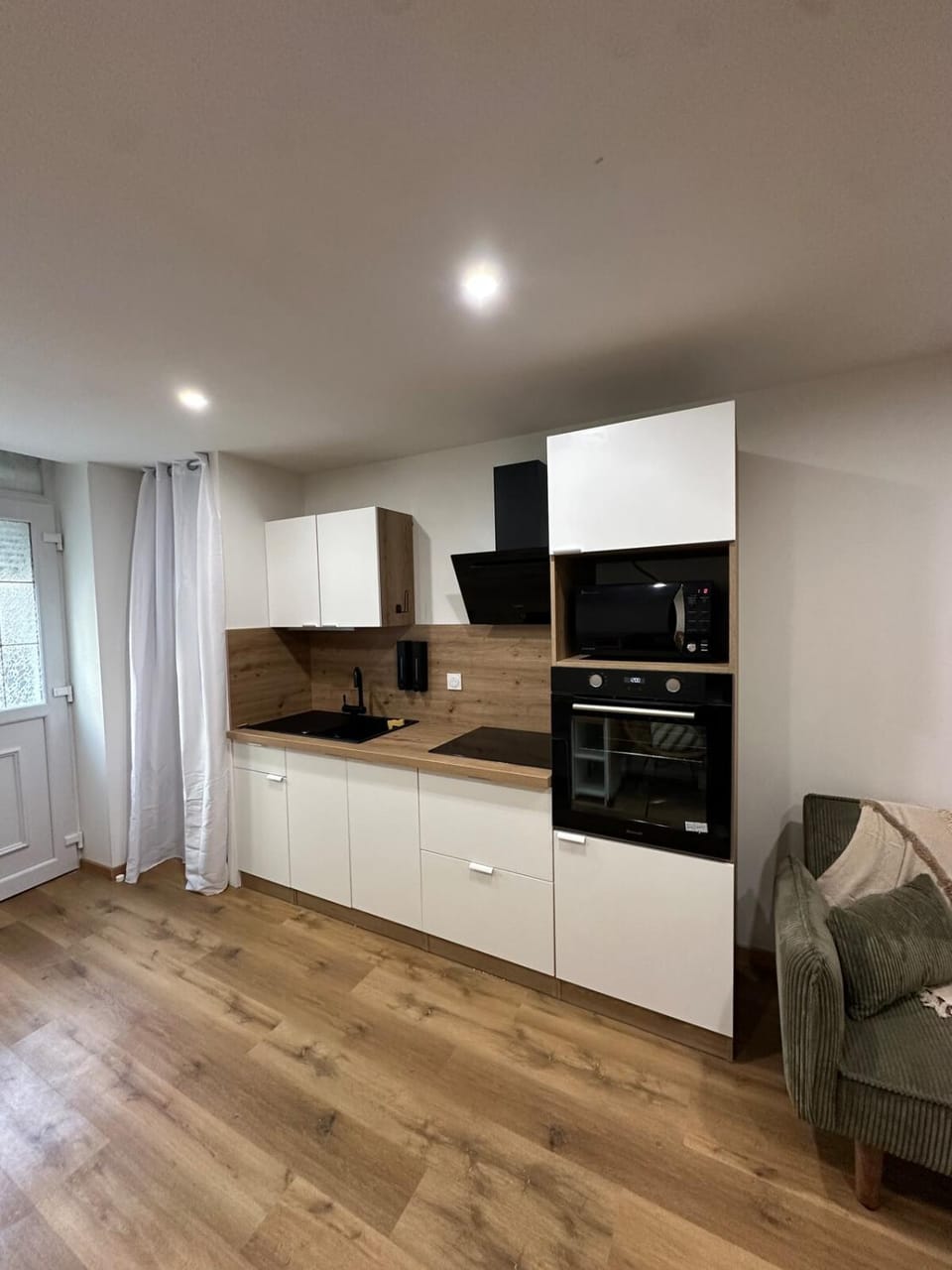 Kitchen or kitchenette, stove