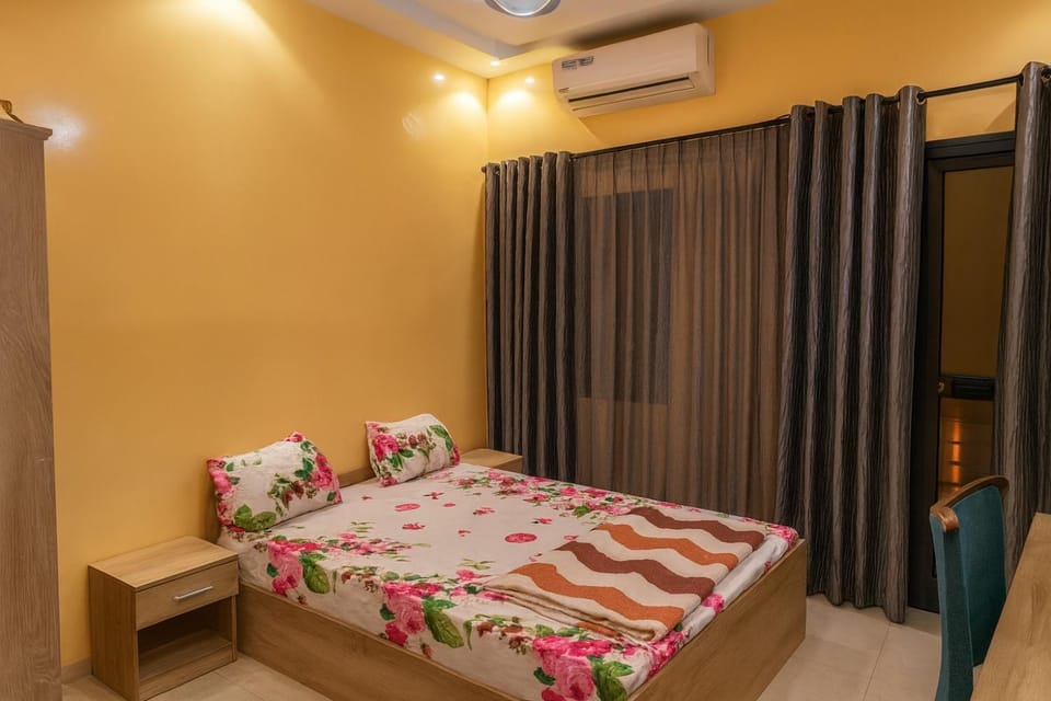 Bed, Balcony/Terrace, Photo of the whole room, Bedroom, air conditioner