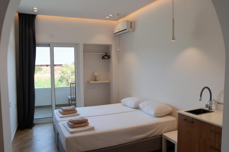 Bed, Bedroom, air conditioner