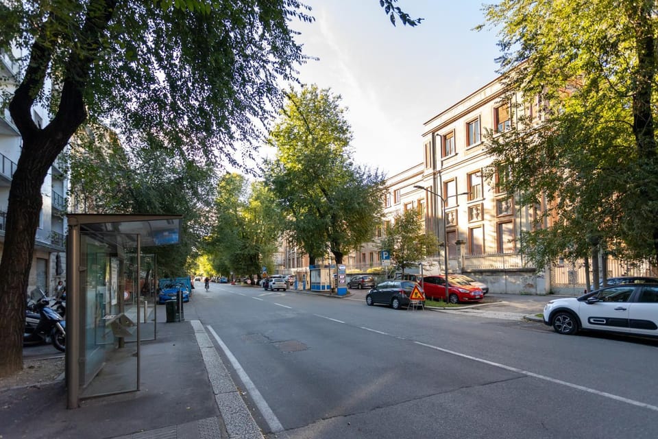 Politecnico Milano - Spacious ap balcony - sleeps 4 Apartment in Milan