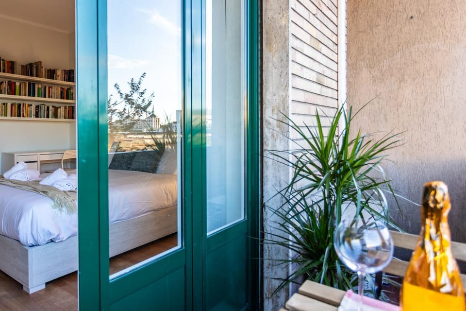 Politecnico Milano - Spacious ap balcony - sleeps 4 Apartment in Milan
