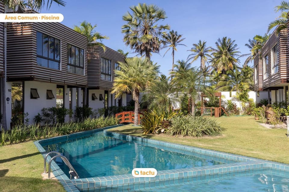 Garden, Pool view, Swimming pool, group of guests, Family