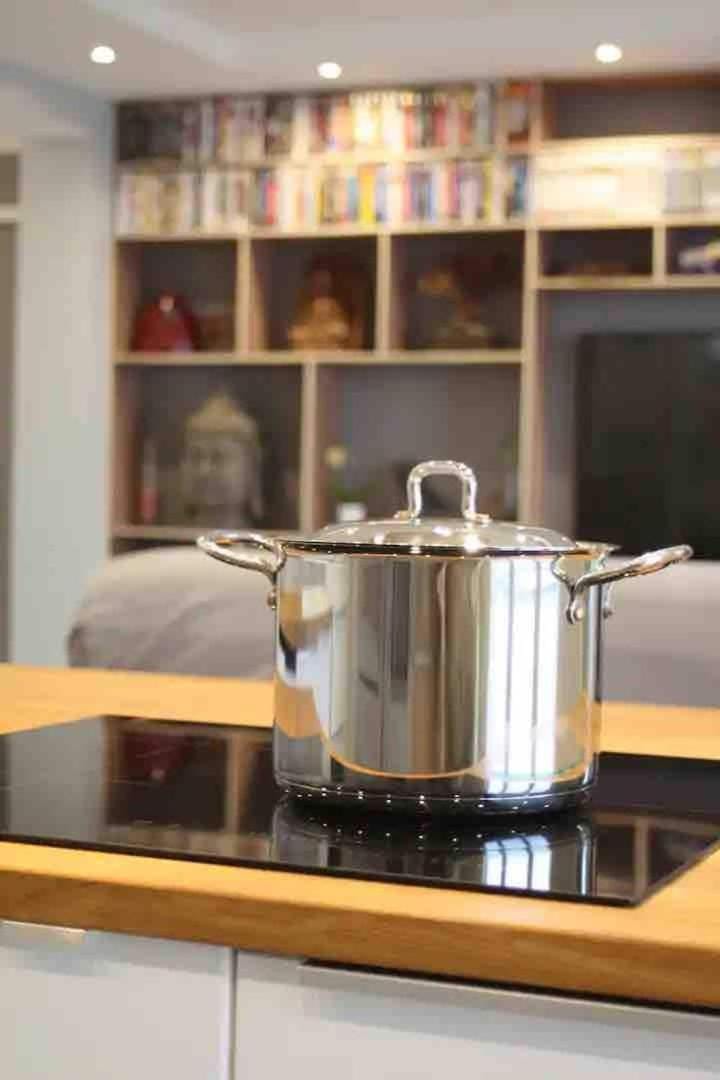 Direct Seine River view, 30min du centre de Paris, with AC ! Apartment in Vitry-sur-Seine