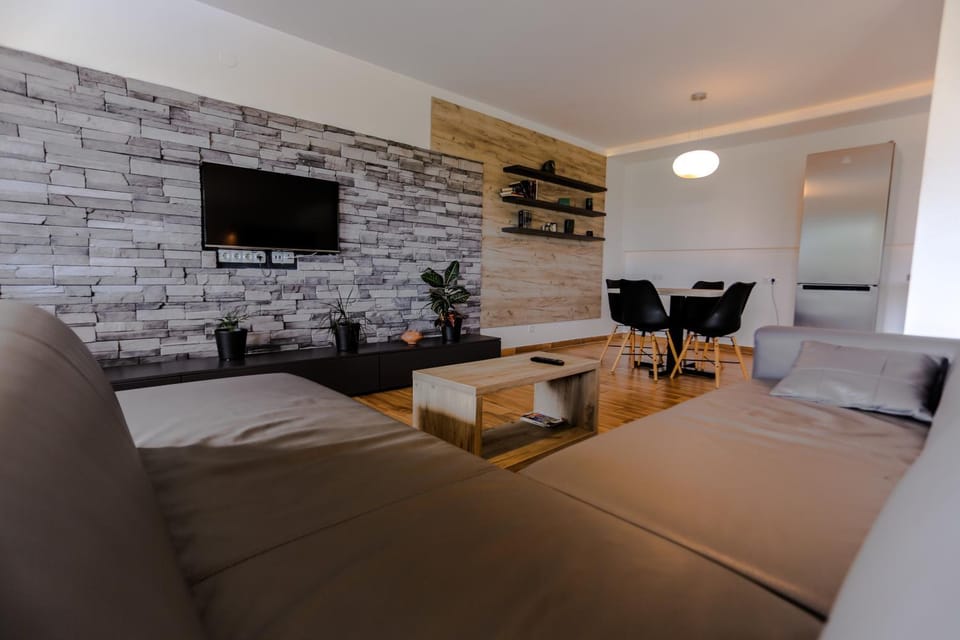 Communal lounge/ TV room, Evening entertainment