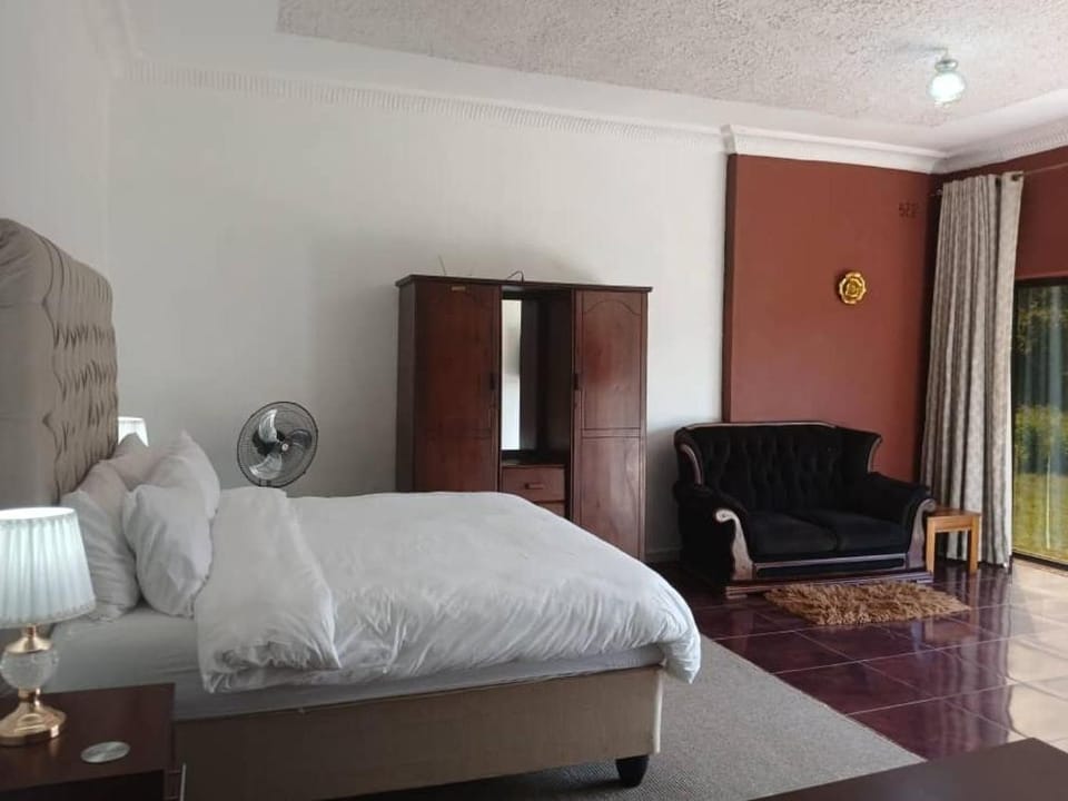 Ryan's Guest House Shawasha Hills Harare Excutive Studio House in Harare