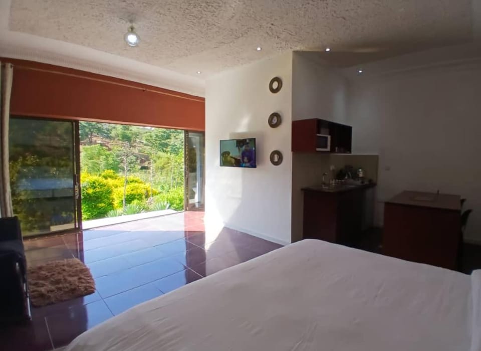 Ryan's Guest House Shawasha Hills Harare Excutive Studio House in Harare