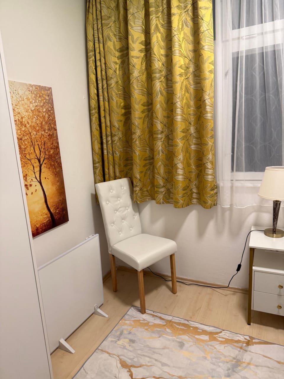 Bedroom, heating