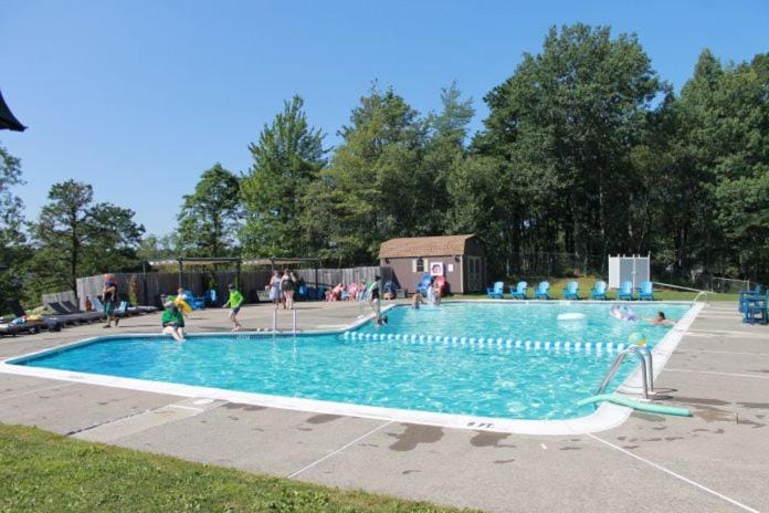 Swimming pool