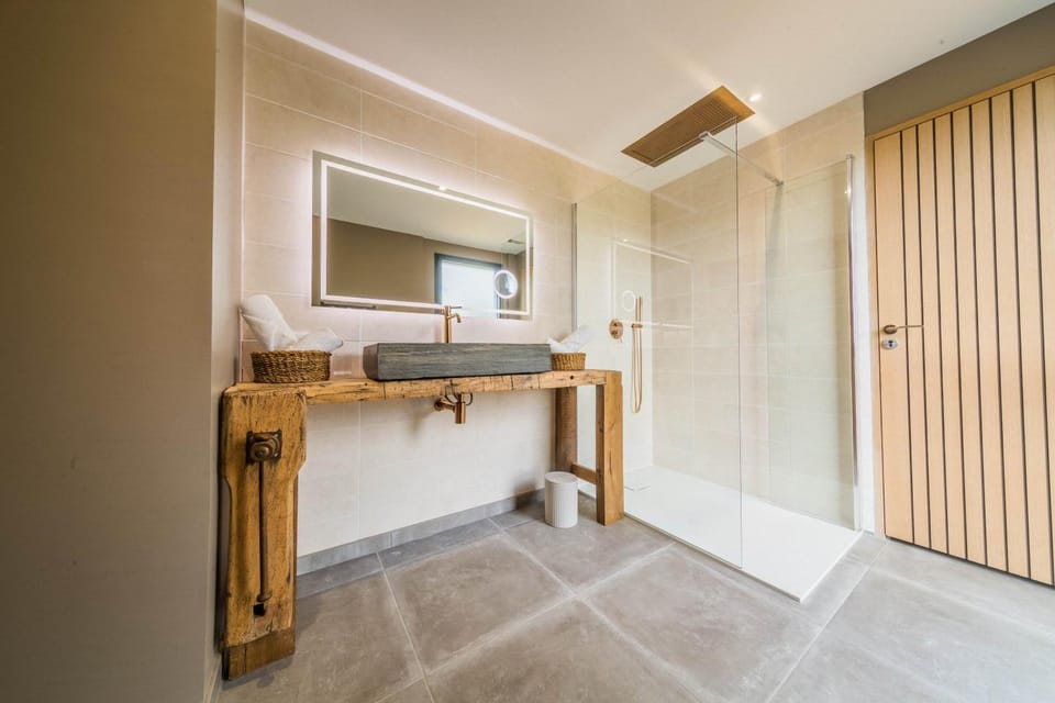 Spa et vue imprenable En haut du paradis House in Nouvelle-Aquitaine