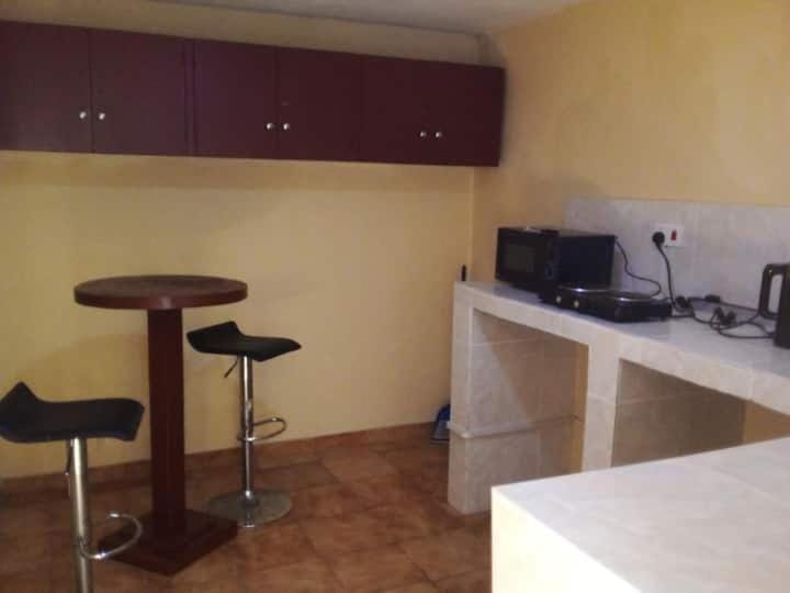 Coffee/tea facilities, Kitchen or kitchenette, stove, toaster