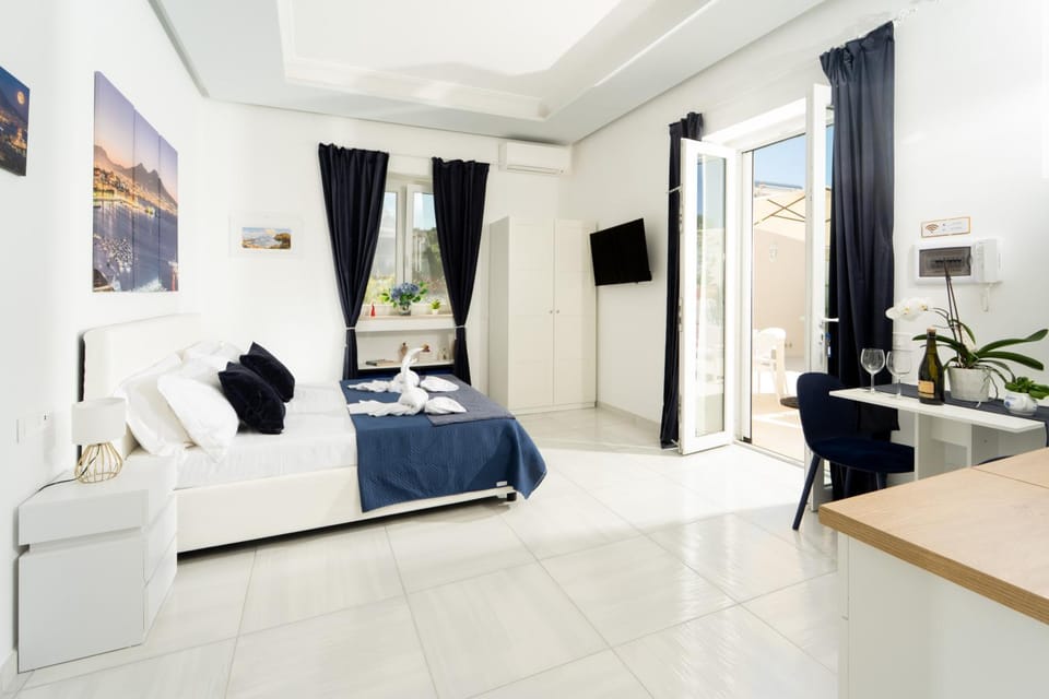 Patio, Bed, Bedroom