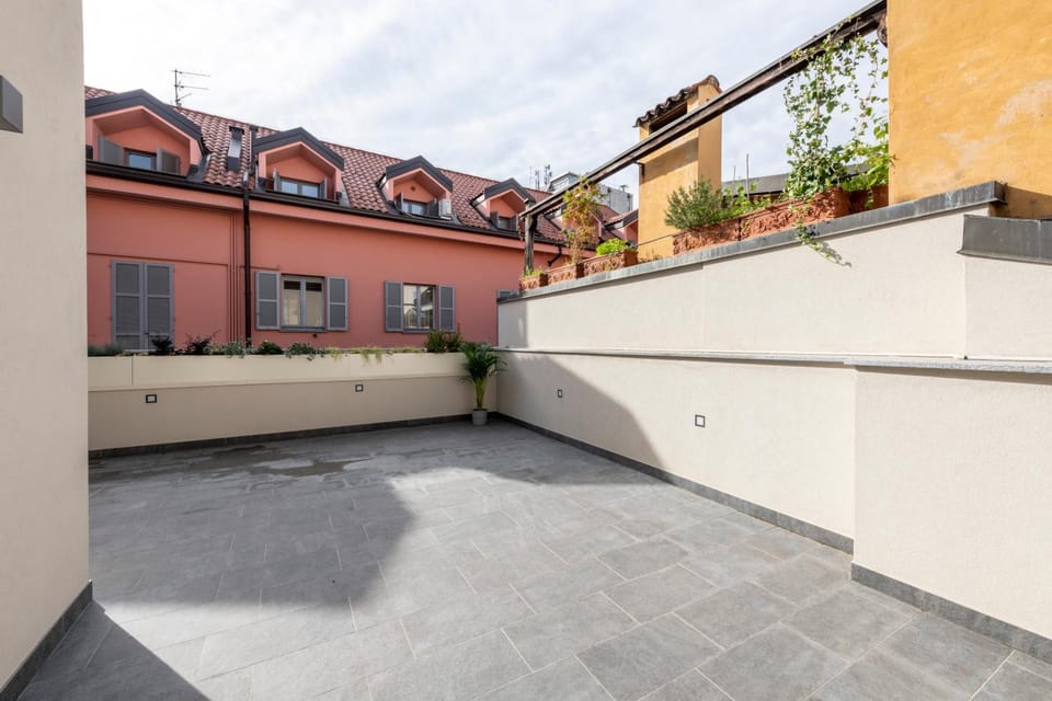 Property building, Balcony/Terrace