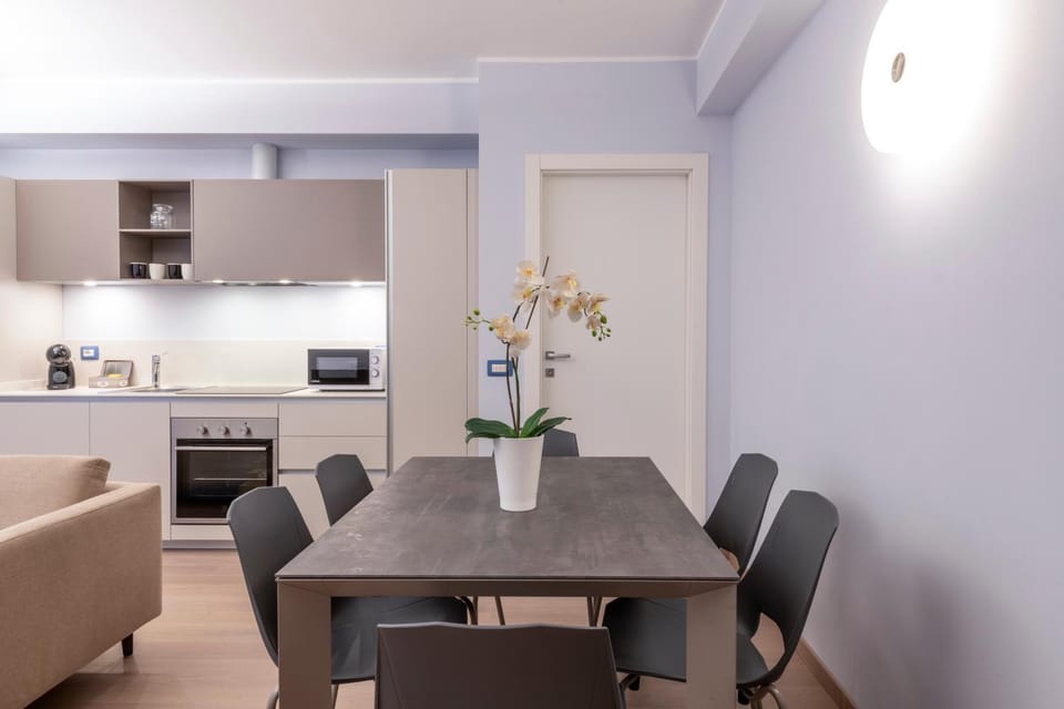 Kitchen or kitchenette, Living room, Seating area, Dining area, pet friendly, stove