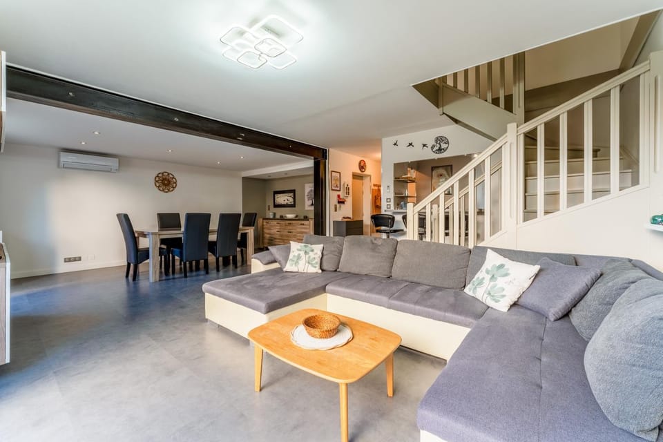 Property building, Living room