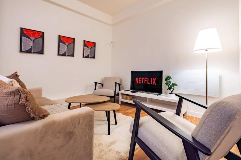 6 Guests Flat in heart of Paris - Pompidou Apartment in Paris