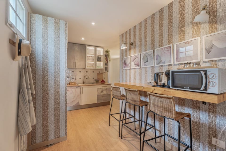 Kitchen or kitchenette, Living room