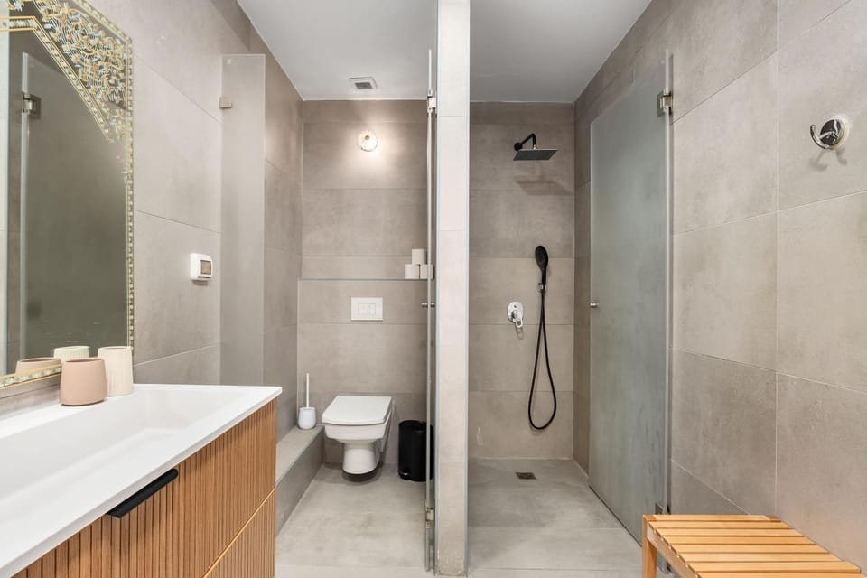 Shower, Bathroom, towels